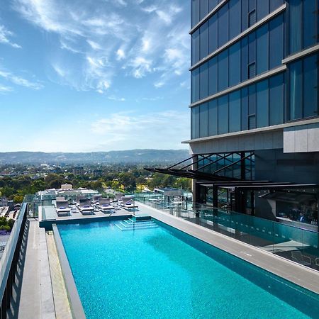 Отель Crowne Plaza Adelaide By Ihg Экстерьер фото