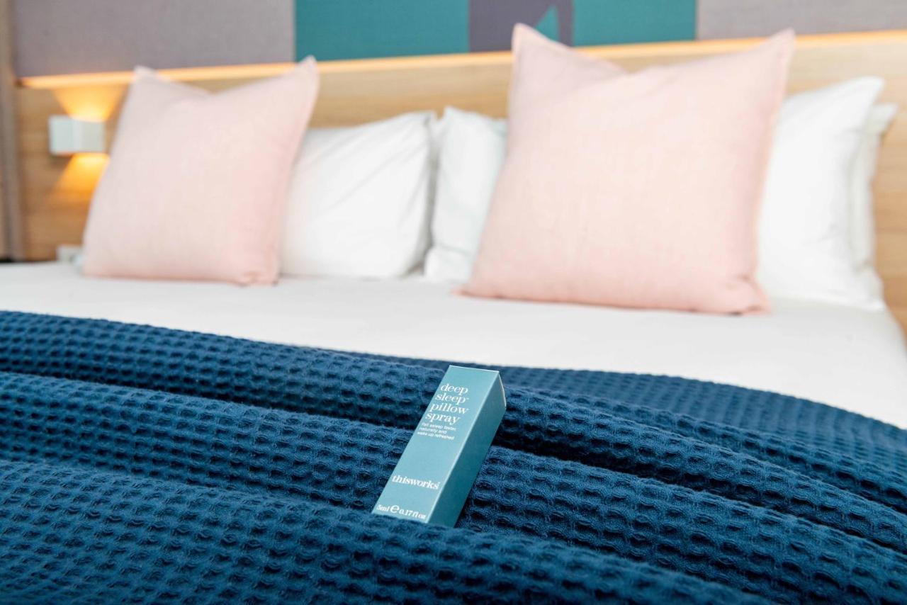 Отель Crowne Plaza Adelaide By Ihg Экстерьер фото