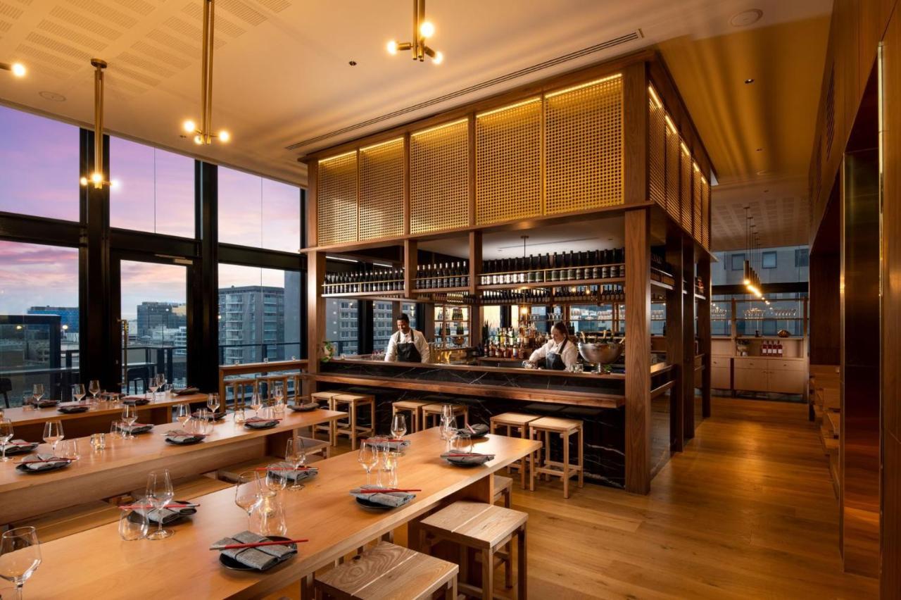 Отель Crowne Plaza Adelaide By Ihg Экстерьер фото
