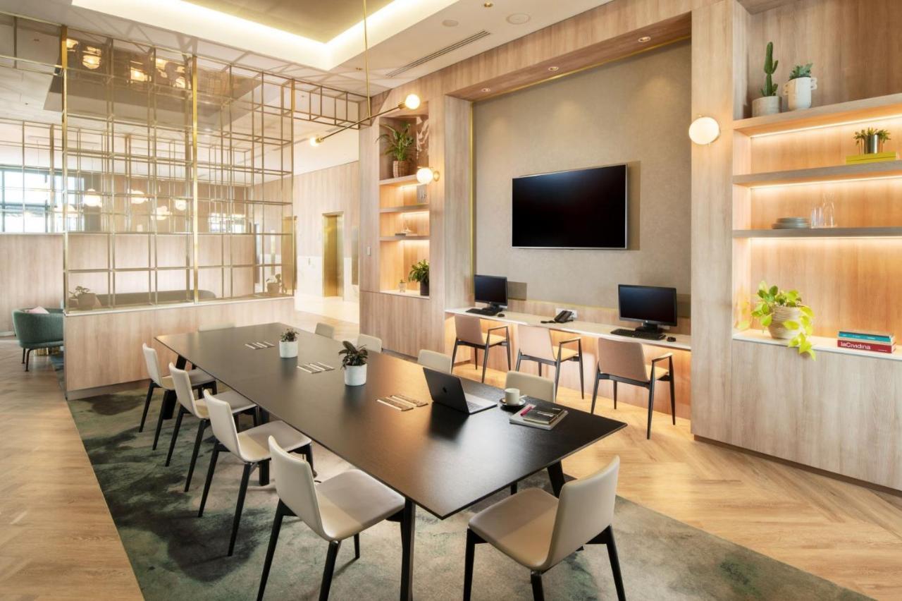 Отель Crowne Plaza Adelaide By Ihg Экстерьер фото