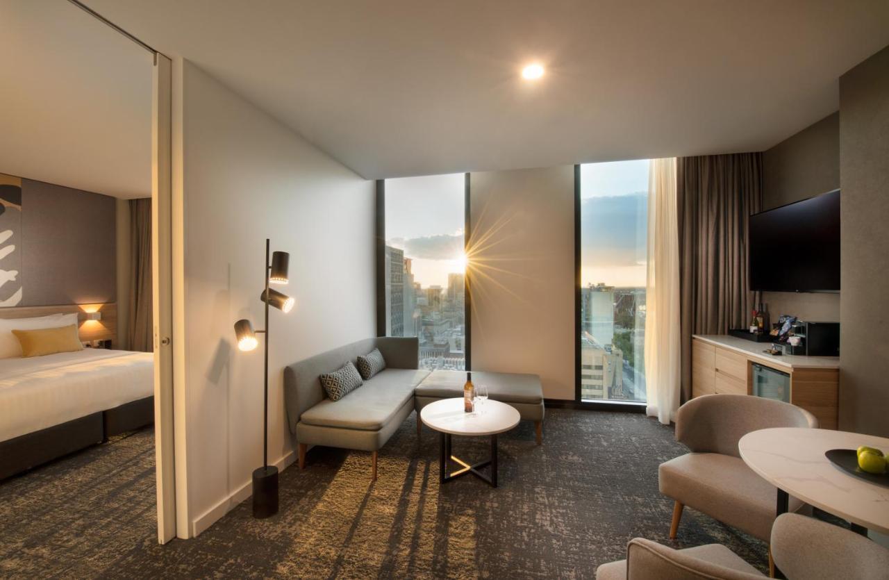 Отель Crowne Plaza Adelaide By Ihg Экстерьер фото