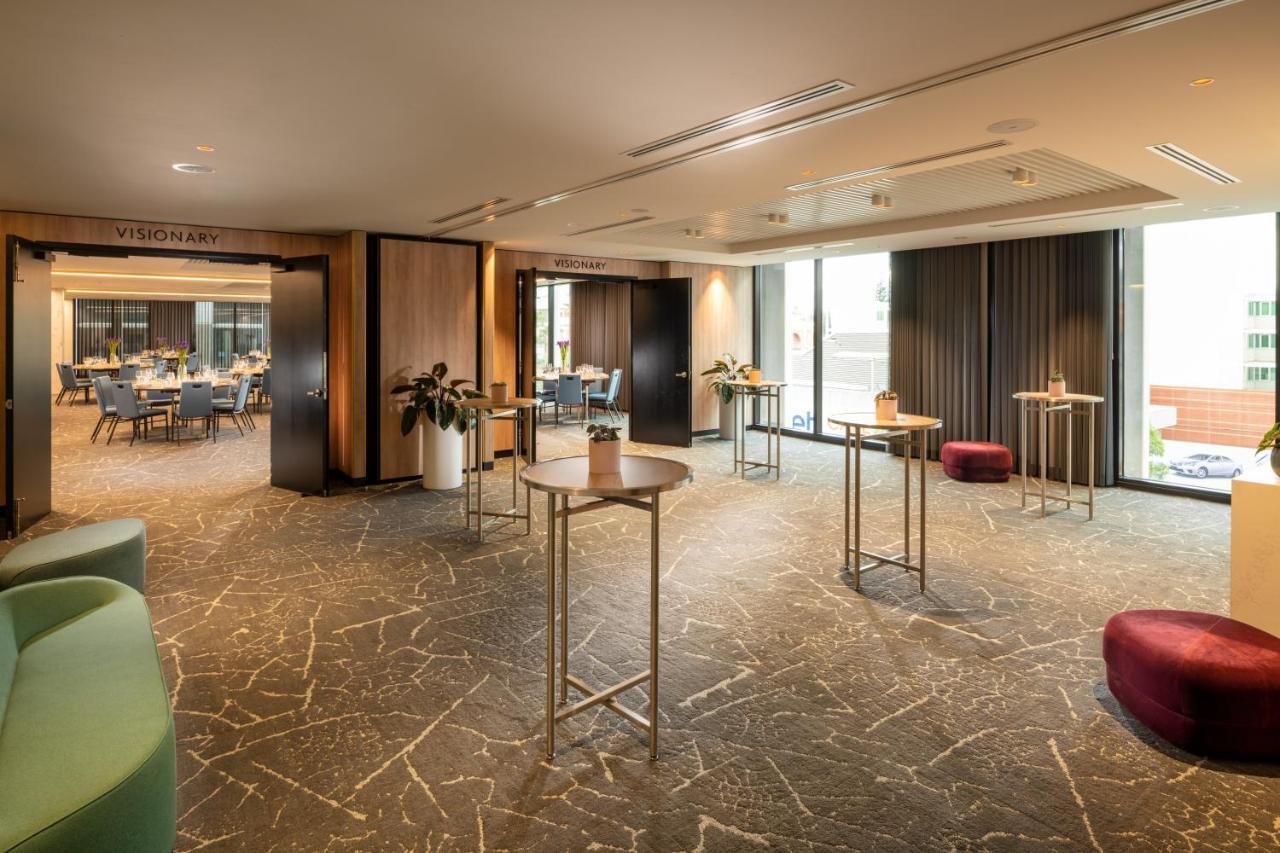 Отель Crowne Plaza Adelaide By Ihg Экстерьер фото