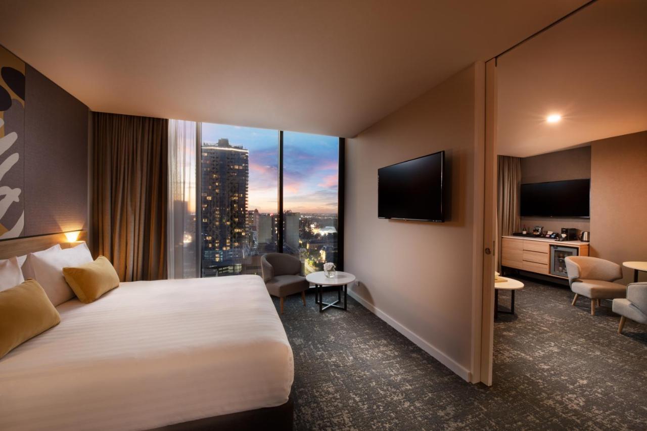 Отель Crowne Plaza Adelaide By Ihg Экстерьер фото