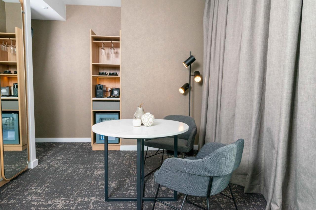 Отель Crowne Plaza Adelaide By Ihg Экстерьер фото