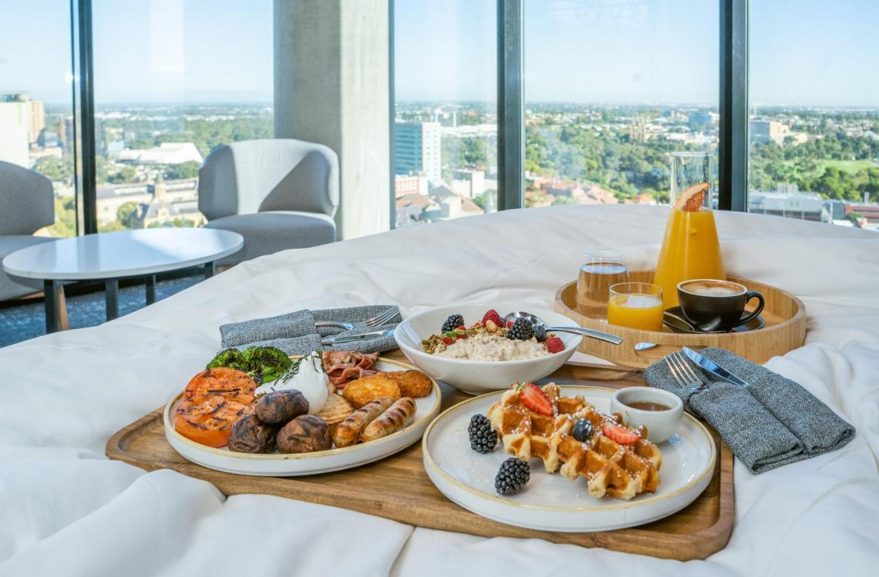 Отель Crowne Plaza Adelaide By Ihg Экстерьер фото
