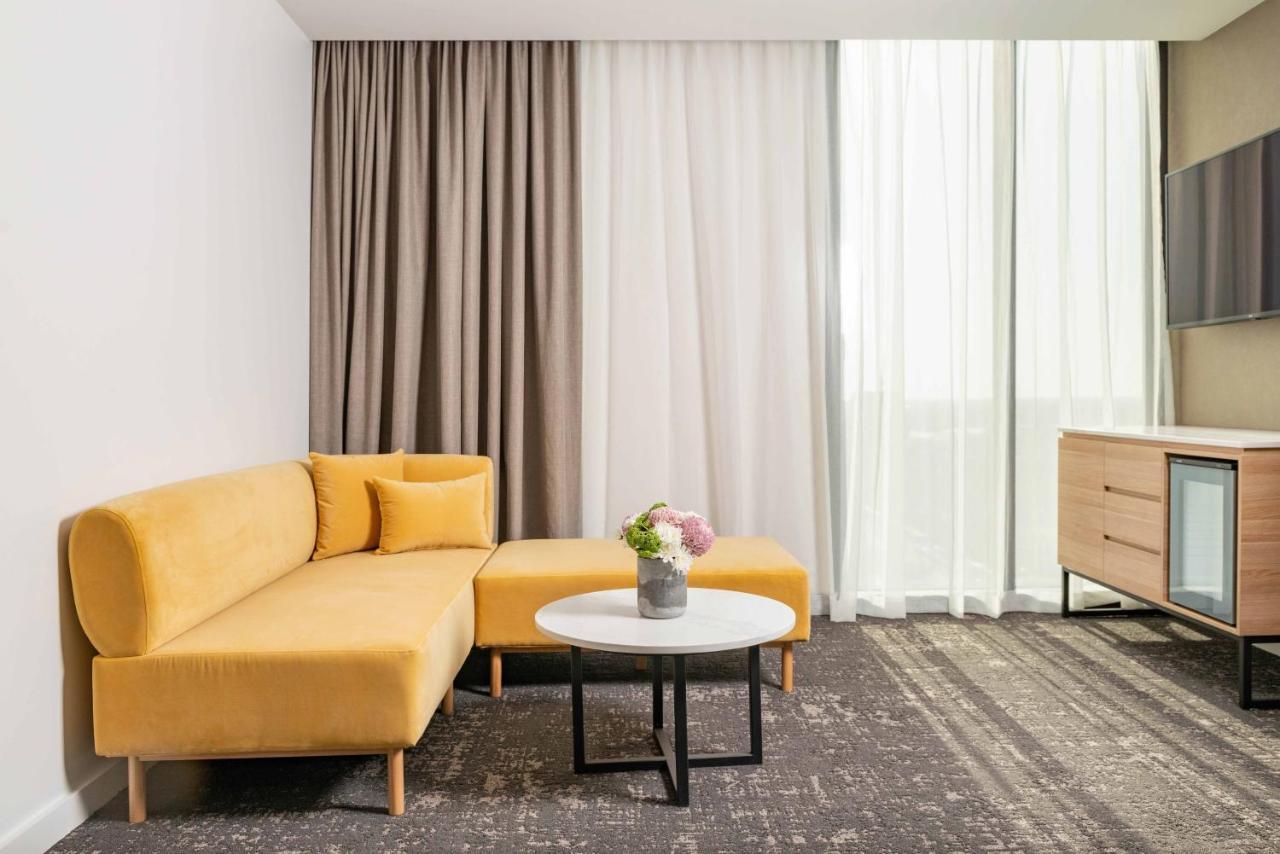 Отель Crowne Plaza Adelaide By Ihg Экстерьер фото
