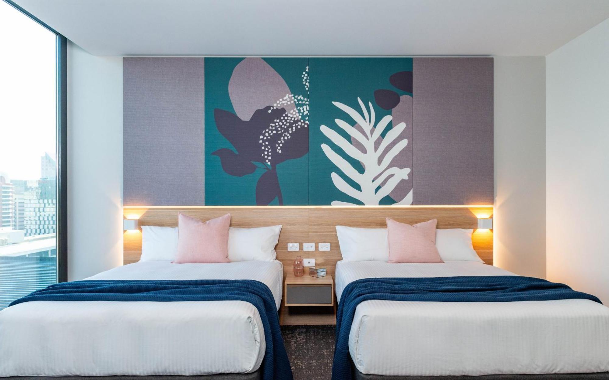 Отель Crowne Plaza Adelaide By Ihg Экстерьер фото