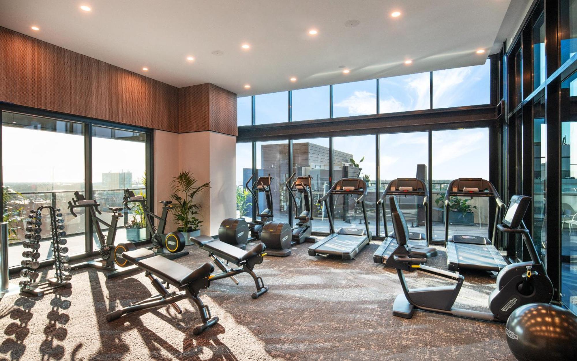 Отель Crowne Plaza Adelaide By Ihg Экстерьер фото