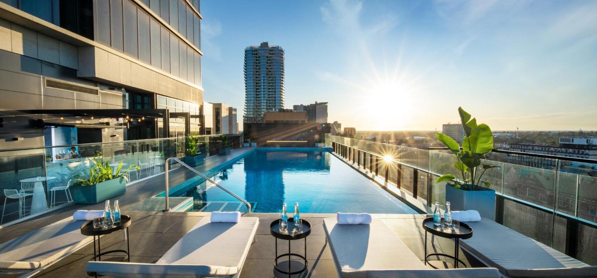 Отель Crowne Plaza Adelaide By Ihg Экстерьер фото